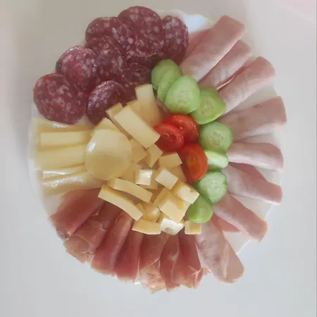 Oda ve Kahvaltı Al Faro Di Barby