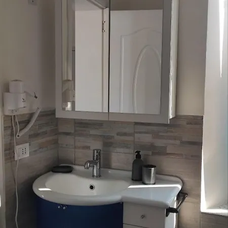 Al Faro Di Barby Oda ve Kahvaltı Falconara Marittima